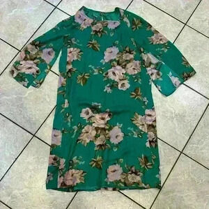Muse Green Floral Dress Split Sleeves Size 2